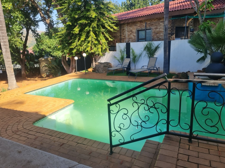 4 Bedroom Property for Sale in Safari Gardens North West